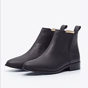 Nisolo Chelsea Boots Black/Black in 8.5